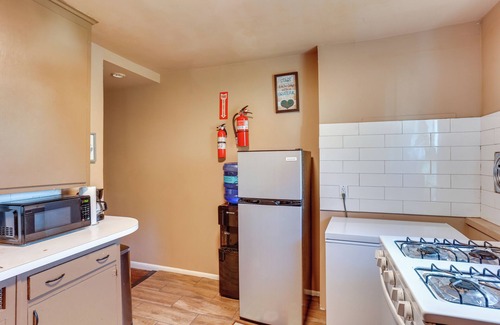 Penbrook Apartment | HBG Apt ~ 3 Mi to Downtown & River!