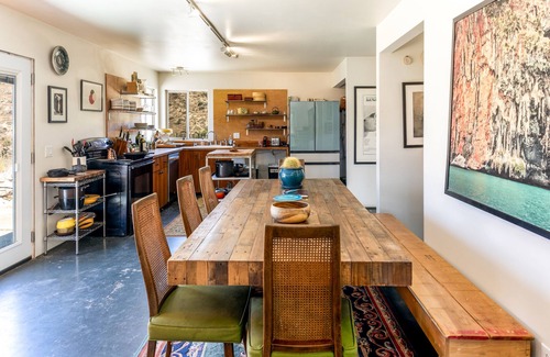 Yucca Valley House | HDP The Compound - Sleeps 16+, Perfect for Groups