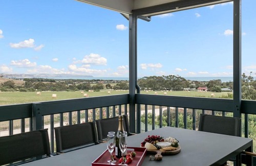 Carrickalinga House | Headland View - 22 Dorset Court