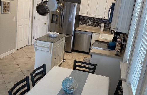 Port Royal House | Heart of Port Royal/minutes to Sands Beach/Parris Island and Historic Beaufort