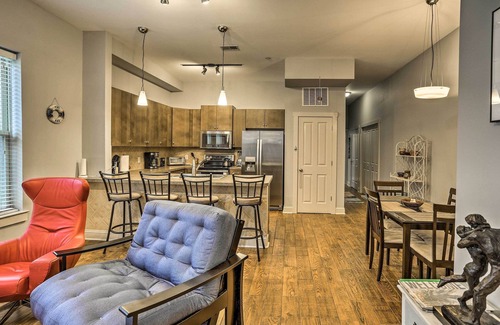 River District Condo | Heart of the Brooklyn Arts District: Urban Gem!