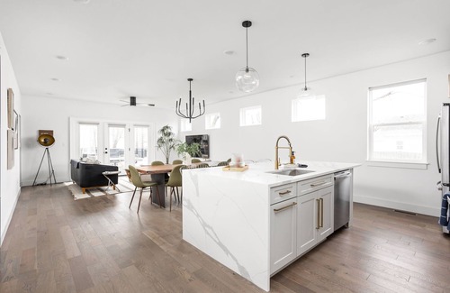 Fountain Square House | Heated Container Pool|Hot Tub|5 Ensuite Baths|Fire Pit