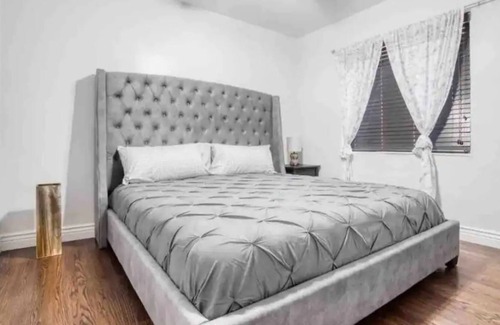 Miami Springs House | Heated Pool 3 Kg Bed/2 Ba Private Family Home