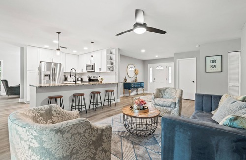 Palm Harbor House | Heated pool. 4-bedroom house. 6.9 miles to honeymoon Beach.