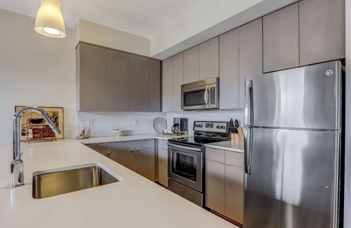 Historic District - North Condo | Heated Pool Access | Broughton Street Rental