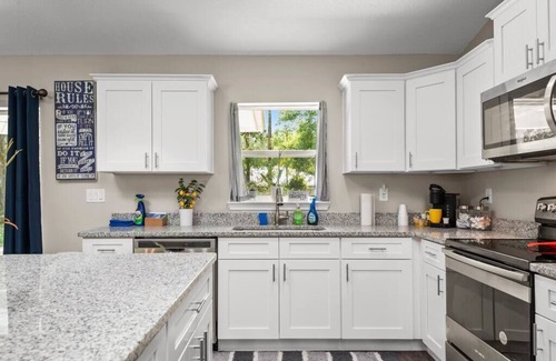 Citrus Springs House | Heated Pool Cheerful, Pet- friendly 3 Bedroom