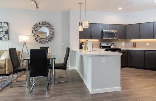 Menlo Park Apartment | Heated Pool | Free Parking Available | Redwood City Downtown