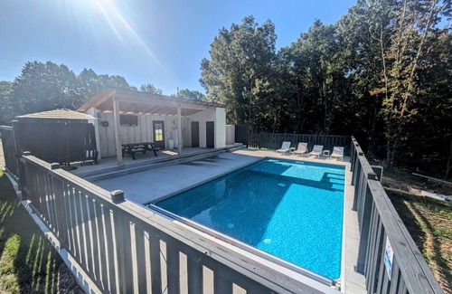 Ponce De Leon House | Heated Pool Hot Tub King Bed SDC 10min TRL 15min