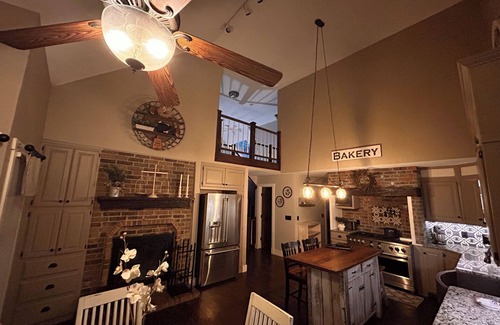 Greenwich House | heated pool, Hot Tub & deck, large media & game room, lots of room indoor & out