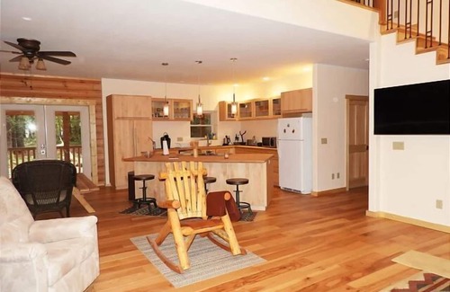 Crescent City Cabin | Heaven In The Redoods