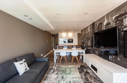 Pollok Beach Apartment | Heaven on the beach @ Summerseas