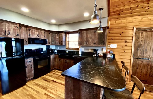 Bryson City Cabin | Heavenly Mtn Views/Secluded/5 Star Amenities/Wi-Fi