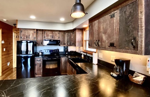 Bryson City Cabin | Heavenly Mtn Views/Secluded/5 Star Amenities/Wi-Fi