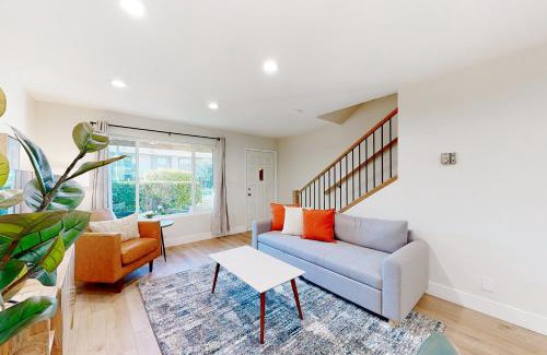 Fashion Square Apartment | Heavenly Oasis