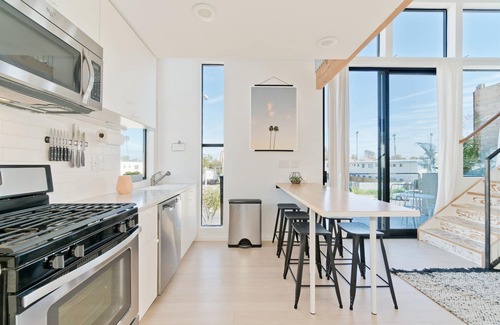 Ocean Beach House | Heavily Discounted & Thoroughly Clean @ the Beach