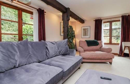 Barnstaple House | Hedgerose