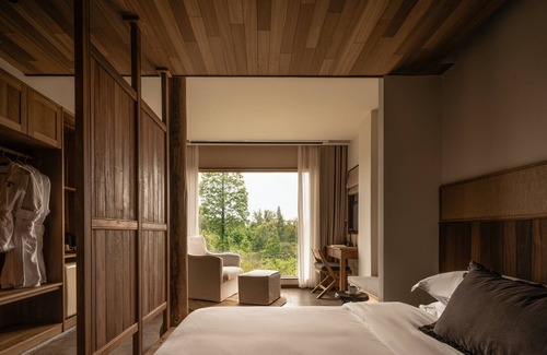 Dujiangyan Hotel | Hegu Mountain Retreat