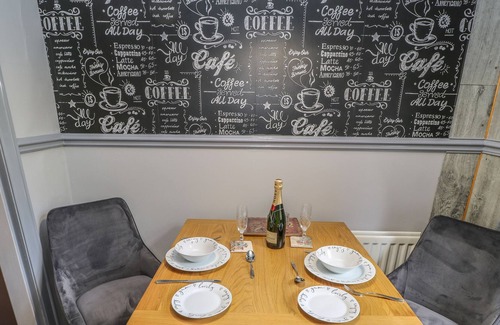 Oxenhope Cottage | HEIGHTS VIEW, pet friendly, character holiday cottage in Oxenhope