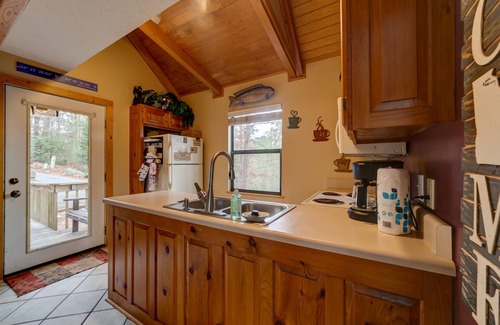 Helen House | Helen Hideaway - Cozy Getaway in Innsbruck Golf Community