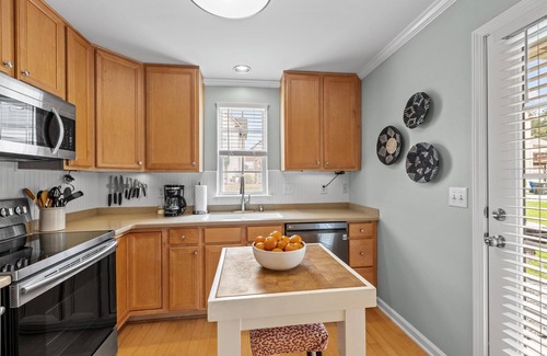 Brier Creek Country Club House | Helluva Haven - near RDU, RTP, & Cary - 2 BD & 2.5 Bath