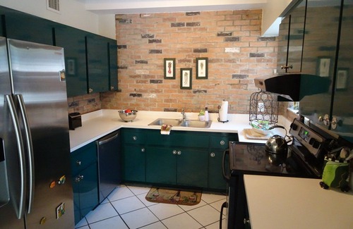 Old Town House | Hemingway Caribbean Townhome/Private Pool by Beach,Key West charm,free parking