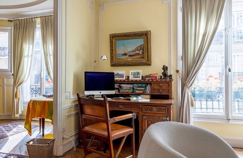 6th Arrondissement Apartment | Hemingway's Hood between Luxembourg Gardens and Montparnasse