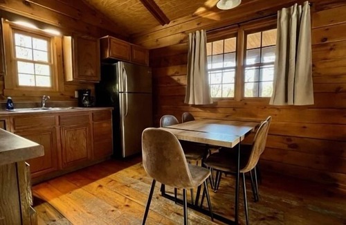 Logan Cabin | Hemlock - Hosted by The Chalets