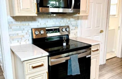 Old Brooklyn House | Henninger lower, Centrally located, 3 bedroom