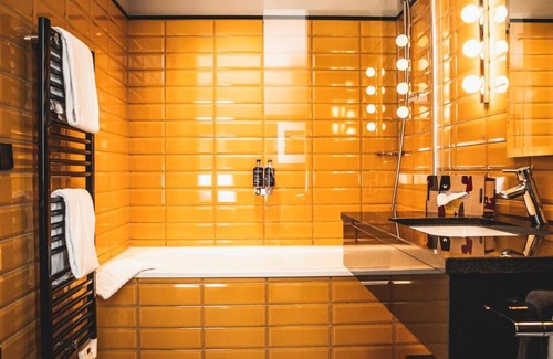 Stadtbezirke 01 Hotel | HENRI Hotel Düsseldorf Downtown