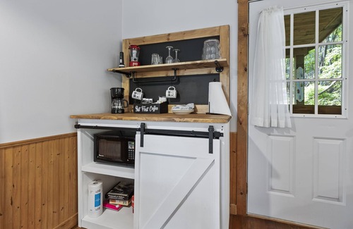 Logan Cottage | Hepatica Cottage at The Inn & Spa at Cedar Falls