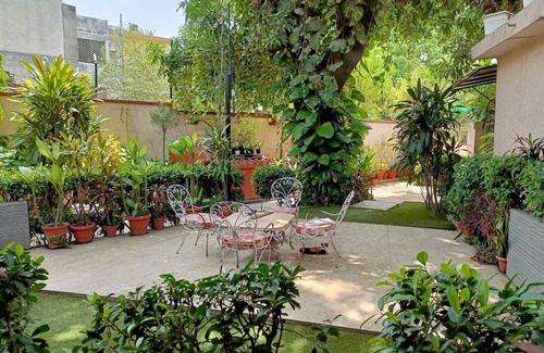 New Delhi House | Heritage Home in Connaught Place, near Barakhamba Road. Pet friendly