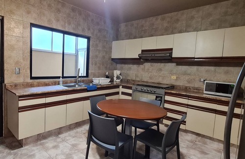 San Nicolas de los Garza House | Hermosa casa con alberca, Renovada, Super ubicación!!!