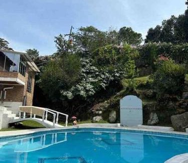 Silvania House | Hermosa Casa Campestre con Piscina y Jacuzzi