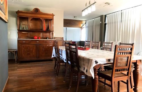 Comuna Estancia Vieja House | Hermosa casa con vista al lago