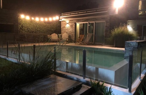 Villa Allende House | Hermosa Casa con Pileta cerca del Golf