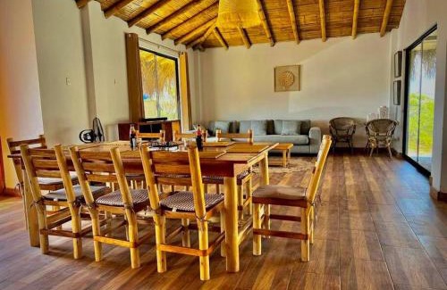 Los Organos House | Hermosa Casa con Piscina y Playa Privada