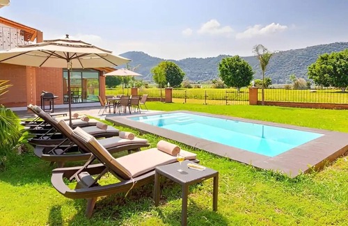 El Santuario House | Hermosa Casa en San Gaspar con Vista al Lago