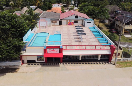 Covenas Hotel | Hermosa Habitación Básica Cuádruple A Pie De Playa