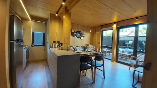 San Martin de los Andes Apartment | Hermoso departamento 2 ambientes con amplio jardin en el centro de SMA. 6V5