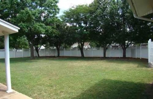 Lawton House | Heroes Boulevard House with room for up to ten