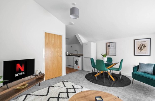 Hertford Apartment | Hertford Riverside Retreat + Gym