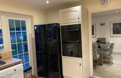 Waltham Cross House | Hertfordshire 4bed