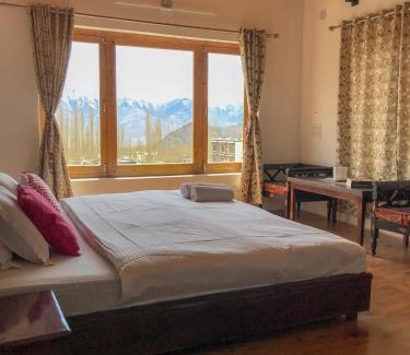Leh House | Heschuk Guest House
