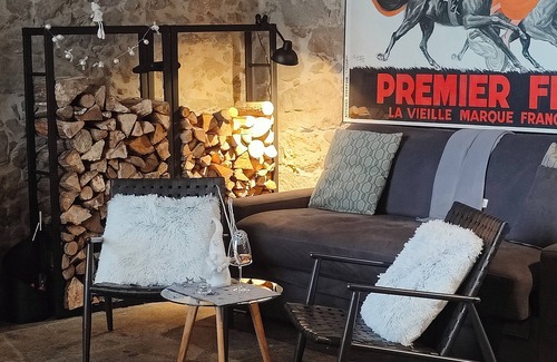 Buhlau Condo | HexenburgbeiDresden Maisonette über 2 Etagen mit 4 Schlafzimmern, Kamin, Terrasse und Faßsauna, Nähe Sächsische Schweiz