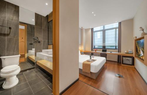 Yuzhong Hotel | Heyo Hengyue Huasong Hot Spring Resort Hotel - Chongqing Hongyadong