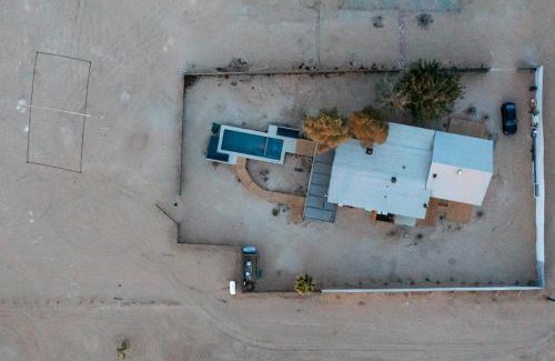 Landers House | Hi Desert Pool Club