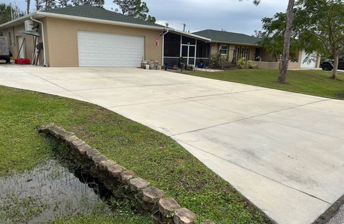 Gulf Cove Apartment | Hibiscus Cottage- the Cutest Studio in the Neighborhood