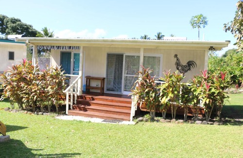 Matavera House | Hibiscus homely farm cottage Bikes and Breakfast