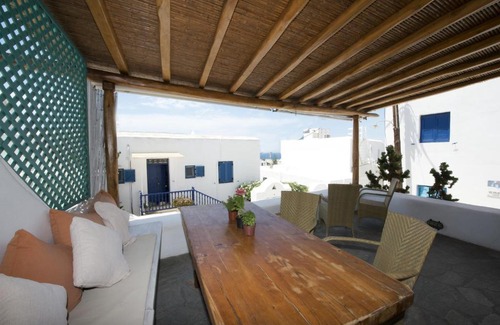 Mykonos House | Hibiscus Rosa Mykonos