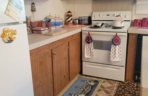 Folkston House | Hickey Manor, isolated and comfortable. Great for large family.